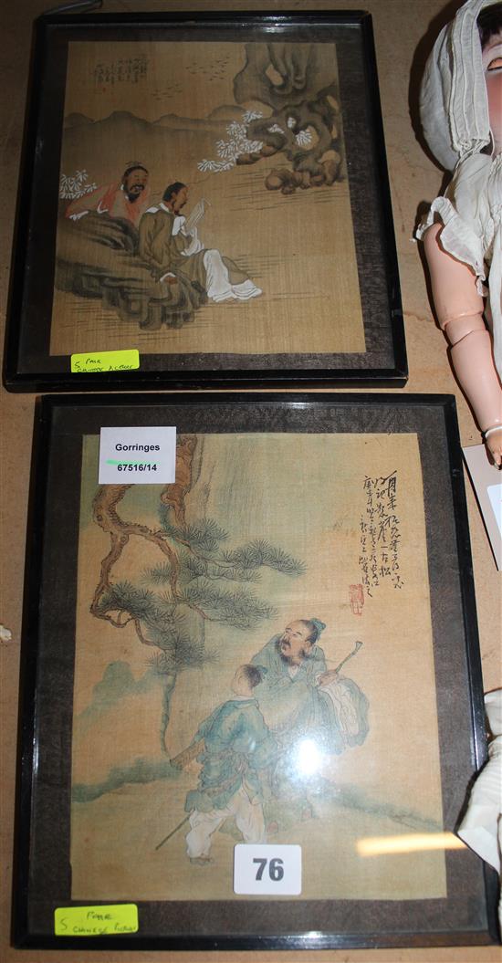 Pair Chinese pictures on silk
